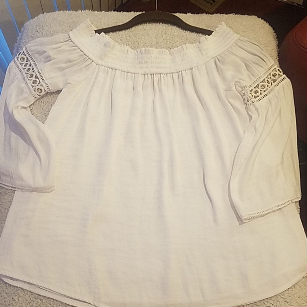Jennifer Lopez Off The Shoulder Blouse